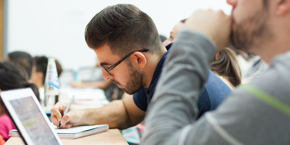 Caribbean vs. US Medical School: Which One Is Right for You?